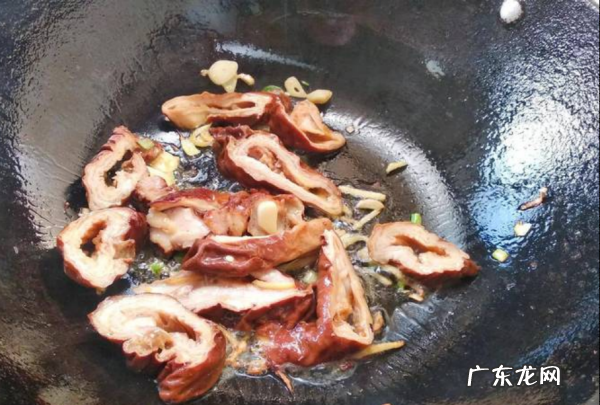 猪肠怎么炒好吃,怎么炒猪肠才脆