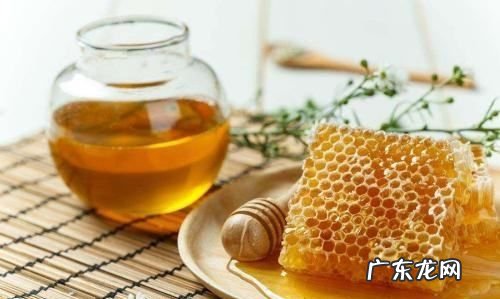 蜂蜜装在塑料瓶膨胀还能喝,小包装蜂蜜的袋子鼓起来了怎么回事
