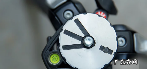 三脚架怎么固定单反,三脚架怎么固定单反相机