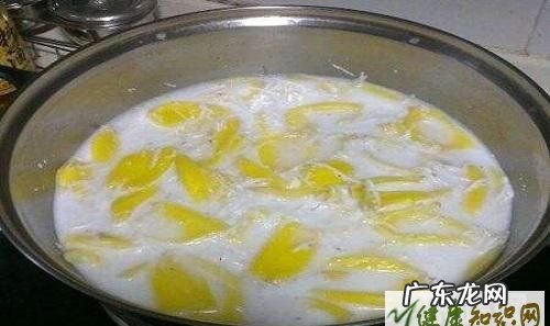 吃完菠萝蜜可以喝牛奶,牛奶可以和菠萝蜜一起吃