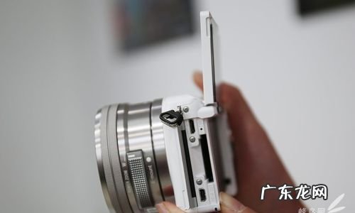sony a5000 怎么充电,sony照相机怎么充电