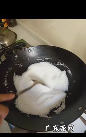 炒粗盐怎么炒,炒盐要炒几分钟热敷