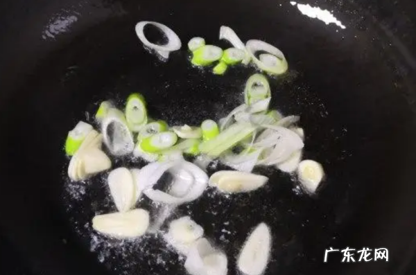 炒蘑菇怎么做,炒蘑菇的家常做法