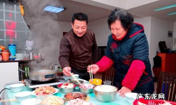 对象的妈妈应该叫啥,男孩称呼女朋友的母亲