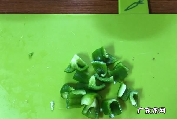 青椒面筋怎么炒,炒面筋的家常做法大全