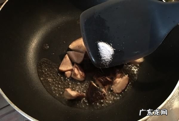 青椒面筋怎么炒,炒面筋的家常做法大全