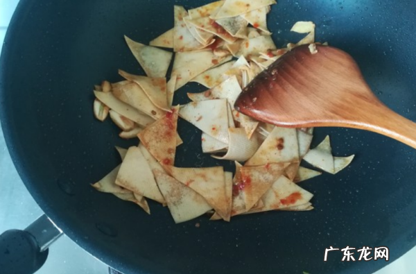 辣酱炒豆皮,干豆皮的家常做法大全