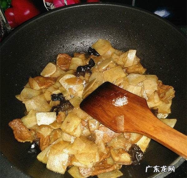 红薯炒肉怎么做,红薯炒嫩肉片