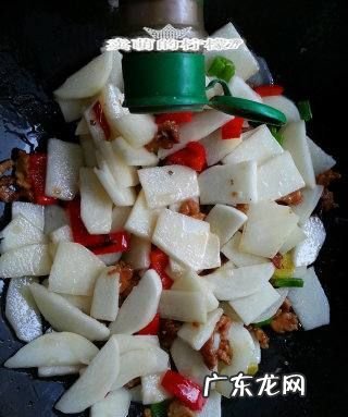 红薯炒肉怎么做,红薯炒嫩肉片