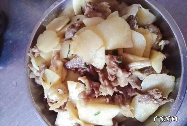 红薯炒肉怎么做,红薯炒嫩肉片