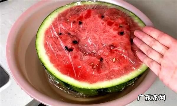 西瓜可以过夜放冰箱,西瓜过夜放冰箱还可以吃