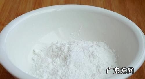 矾和碱做凉粉哪个筋道,机制凉皮加什么添加剂放的时候长矾和碱哪个效果更好