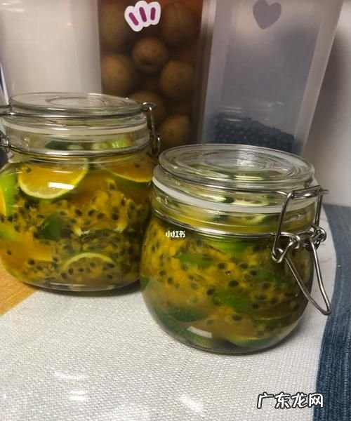 柠檬百香果蜂蜜放冰箱里能存放多久,柠檬百香果蜂蜜水放冰箱里能存放多久
