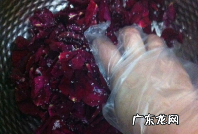 玫瑰花酱苦涩怎么补救,刚刚蒸熟的红糖玫瑰酱为什么吃起来发苦