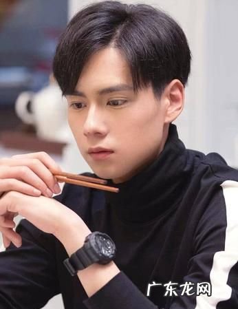 密室困游鱼里有佟年吗?,蜜汁炖鱿鱼佟年职业是什么