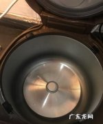 电饭煲内胆焦糊怎么洗,电饭锅烧糊了怎么办