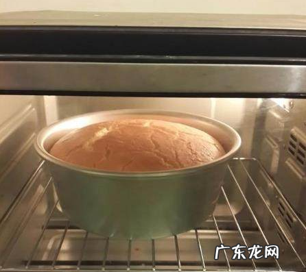 戚风蛋糕膨胀太高开裂原因,戚风蛋糕开裂是是什么原因