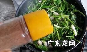 东北大叶芹怎么吃,大叶芹包饺子用焯水