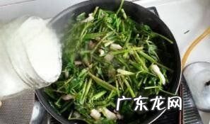 东北大叶芹怎么吃,大叶芹包饺子用焯水