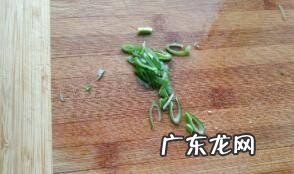 东北大叶芹怎么吃,大叶芹包饺子用焯水
