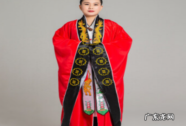 道袍的颜色和等级分别,道教法衣颜色和等级一般人穿哪个颜色