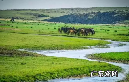 湛蓝湛蓝的什么东西,湛蓝的 填恰当词语