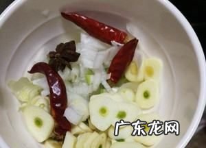 白菜炒肉怎么做,白菜炒肉丝怎么做好吃又简单