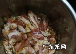 白菜炒肉怎么做,白菜炒肉丝怎么做好吃又简单