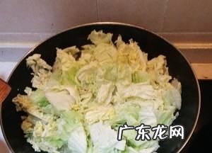 白菜炒肉怎么做,白菜炒肉丝怎么做好吃又简单