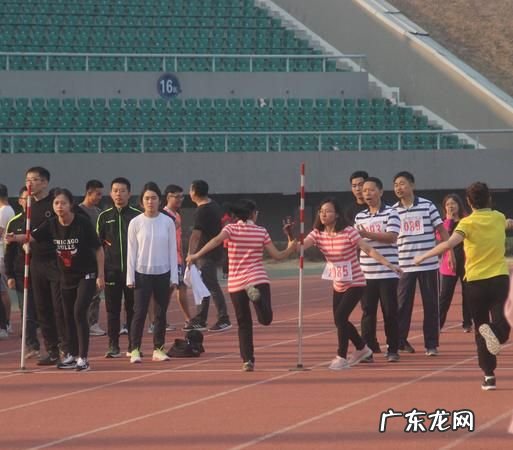 接力赛的交接方式有几种,迎面接力采用什么接棒