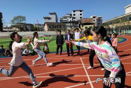 接力赛的交接方式有几种,迎面接力采用什么接棒