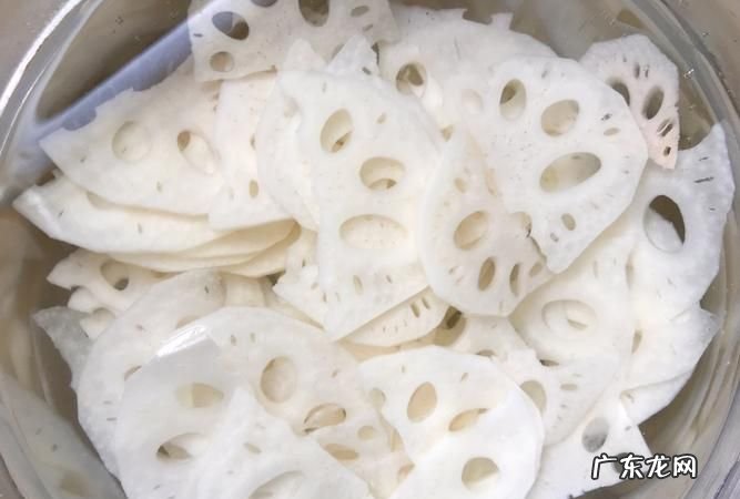 莲藕怎么焯水做不发黑,莲藕怎么炒不变黑