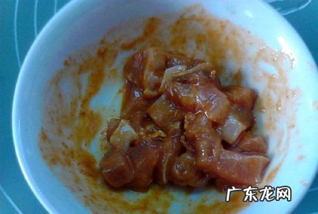 超市拌好的鸡丁怎么炒,爆鸡丁的做法家常菜