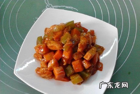 超市拌好的鸡丁怎么炒,爆鸡丁的做法家常菜