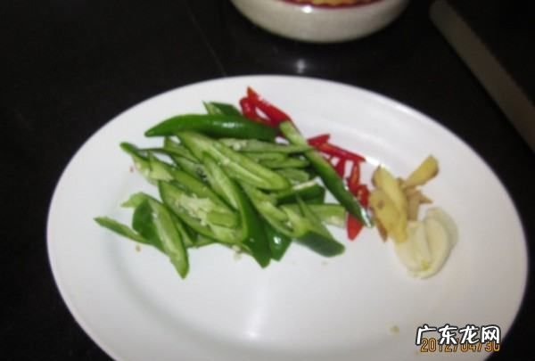 青椒牛肉怎么炒,青椒炒牛肉怎么做