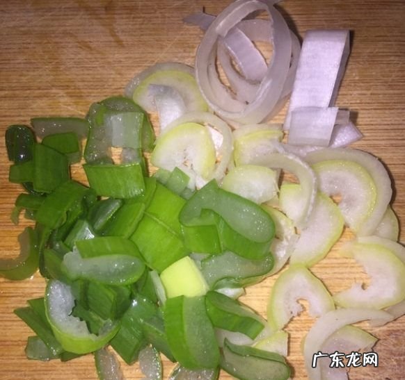 鸡蛋炒饭怎么炒好吃,蛋炒饭怎么做好吃又简单家庭版