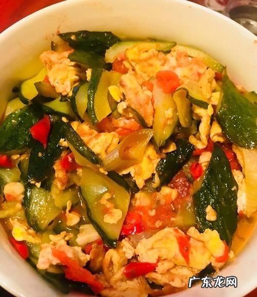 黄瓜西红柿怎么炒,黄瓜西红柿辣椒怎么做菜