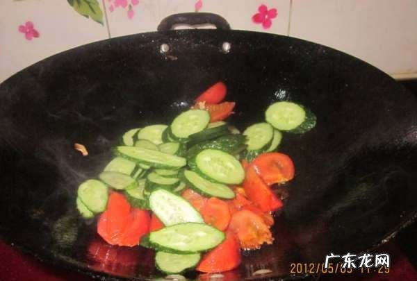 黄瓜西红柿怎么炒,黄瓜西红柿辣椒怎么做菜