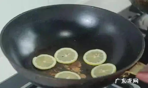 生锈的锅怎么洗干净,铁锅生锈怎么洗得掉