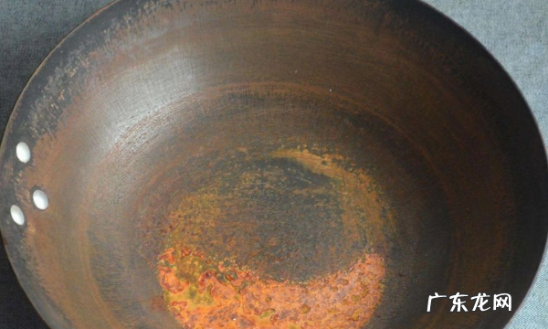 生锈的锅怎么洗干净,铁锅生锈怎么洗得掉
