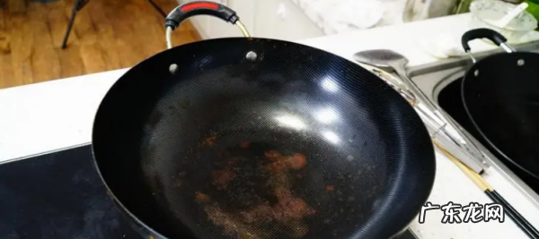 生锈的锅怎么洗干净,铁锅生锈怎么洗得掉