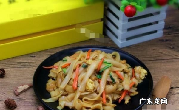 炒河粉怎么炒好吃,炒河粉的家常做法简单又好吃