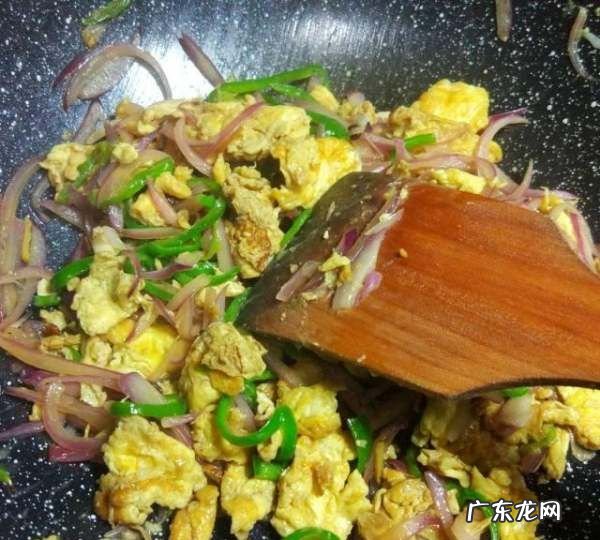 鸡蛋炒洋葱怎么做,洋葱炒蛋怎么做