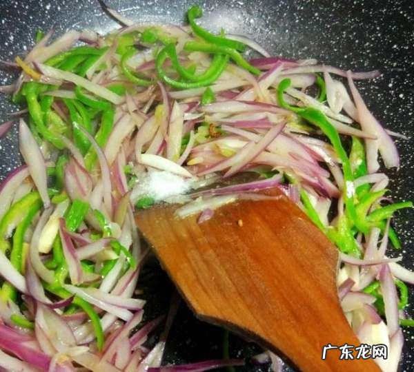 鸡蛋炒洋葱怎么做,洋葱炒蛋怎么做