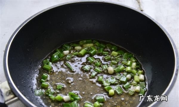 炒凉粉怎么炒好吃,家常炒凉粉怎么做好吃