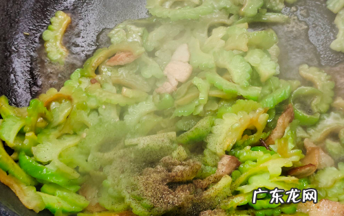 苦瓜炒肉怎么做,苦瓜炒肉片的家常做法 苦瓜炒肉做法步骤