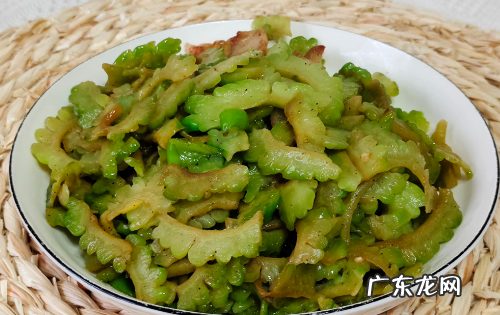 苦瓜炒肉怎么做,苦瓜炒肉片的家常做法 苦瓜炒肉做法步骤