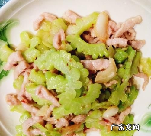 苦瓜炒肉怎么做,苦瓜炒肉片的家常做法 苦瓜炒肉做法步骤