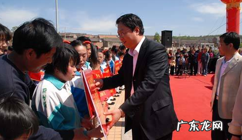 红十字会三献指什么,红十字血液中心献血给钱