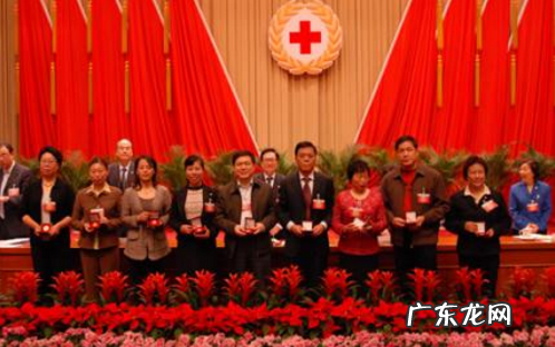 红十字会三献指什么,红十字血液中心献血给钱
